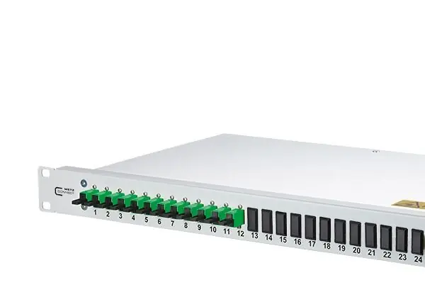 Finale Aktion BTR 1502095912-E OpDAT 24PF 12xE2000 APC OS2 bestückt 19z 1HE Patchfeld